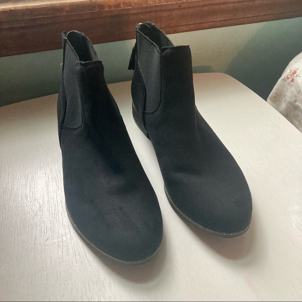 Black ankle boots with 1 inch heel (brand new)